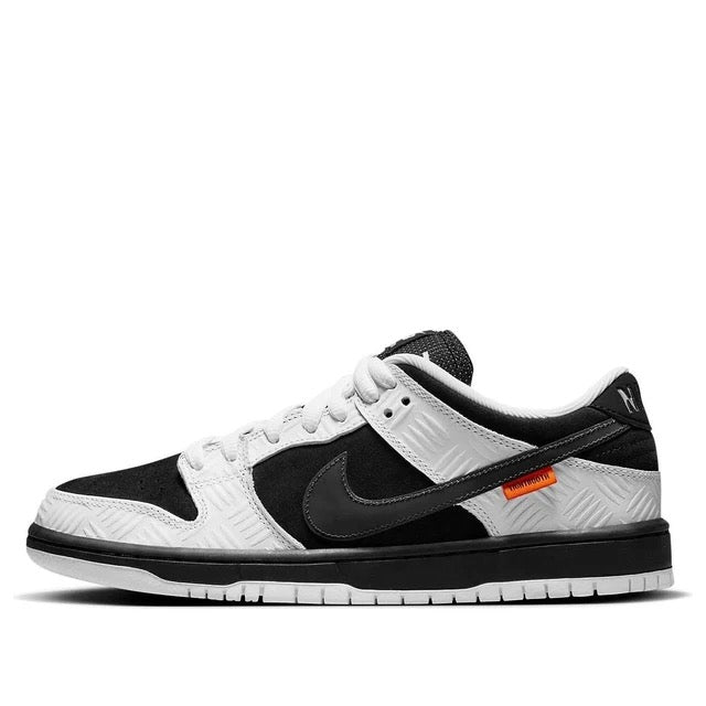 TIGHTBOOTH x Nike SB Dunk Low